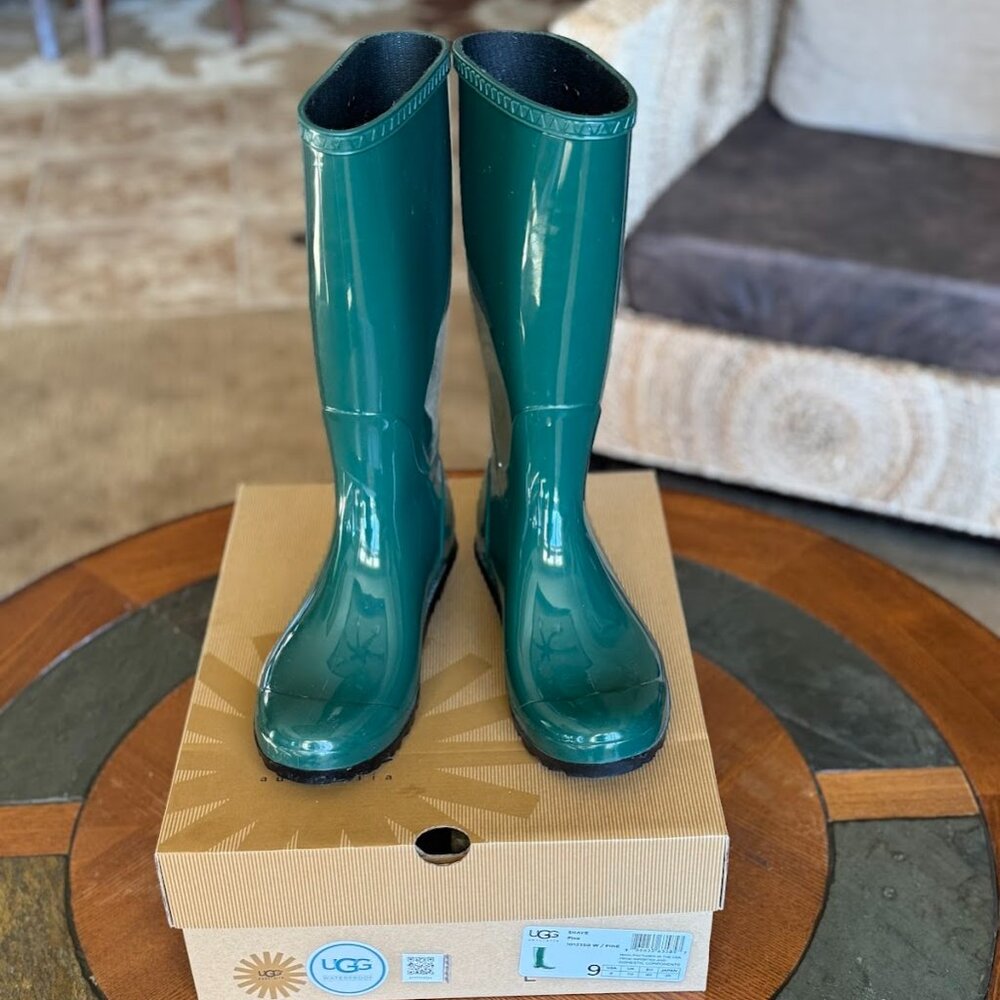 Women's UGG Shaye Pine Green Rain Boots Size 9